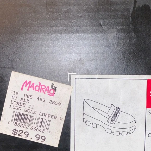 Liliana size 8.5 black lugg sole loafer with gunmetal chain - Picture 3 of 3